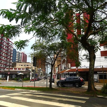 113 Canto Do Forte - 1Dorm - 200 M Da Praia E 20M Dos Bares E Restaurantes - Estacionamento Gratuito E Wi Fi , Tv A Cabo プライア・グランデ エクステリア 写真